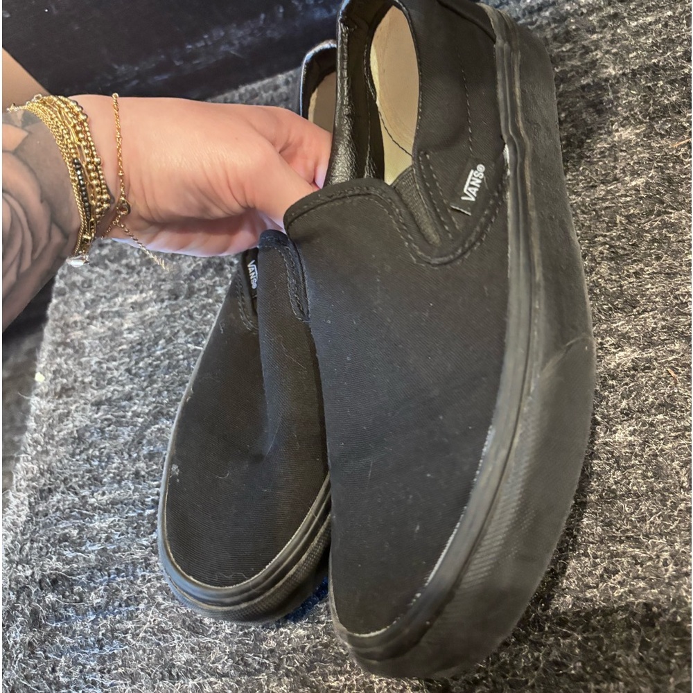 Vans - Picture 3 of 6